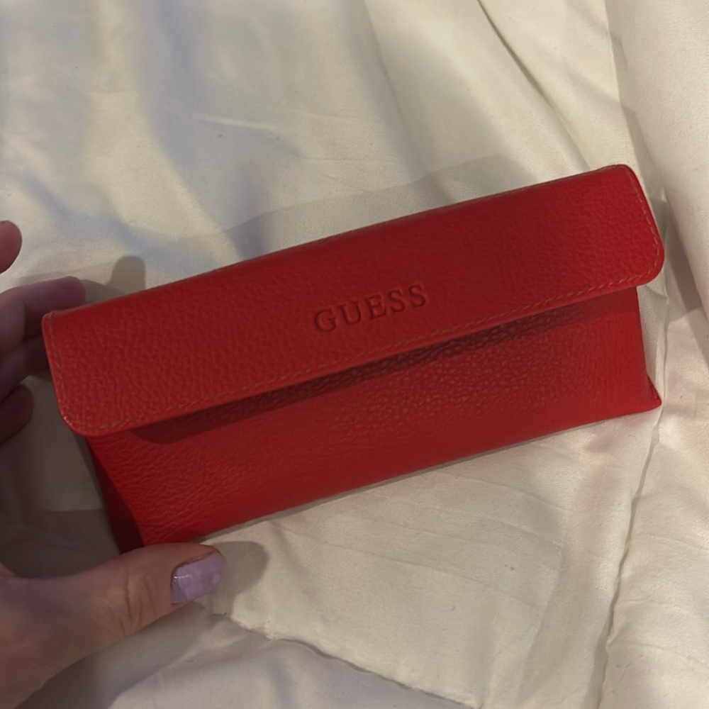 Guess Eye Glassware Case